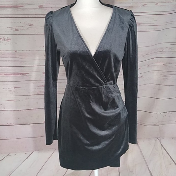 wild fable Dresses & Skirts - Wild Fable deep v velvet dress Small